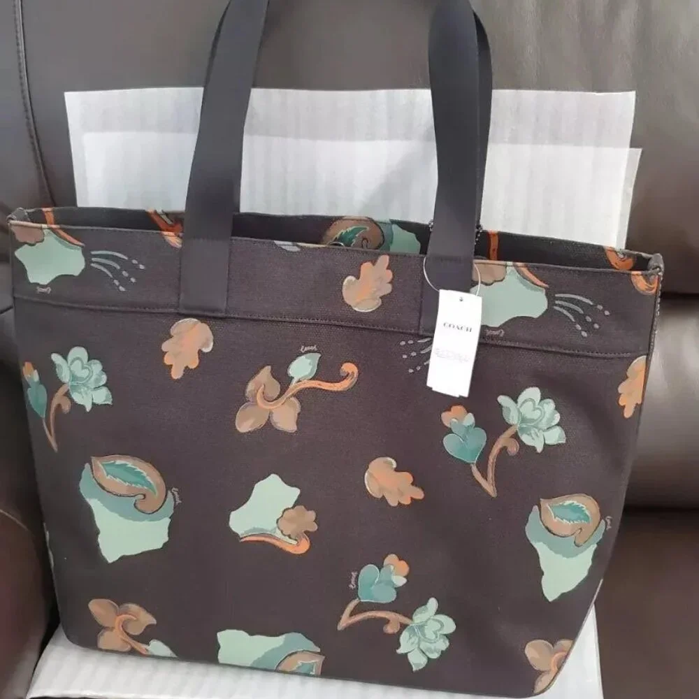 COACH LIMITED EDITION Field Tote 38 Leather Reinforced Bottom Gun Metal Accents
